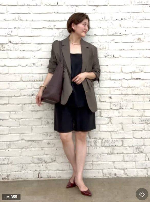 夏の服装で「なぜか子どもっぽくなってる人」の特徴。大人が避けたい“パンツの丈”は