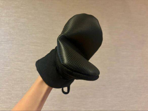 大きな鍋つかみの出番が激減！ 二度見するほど小さい“110円の鍋つかみ代わり”、毎日使わずにいられないワケ