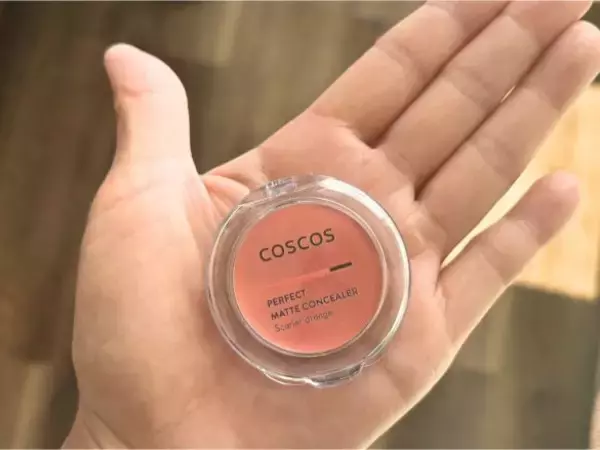 「感動！49歳“目の下の黒クマ”を消せた。お安いコンシーラーの正解をついに発見」の画像