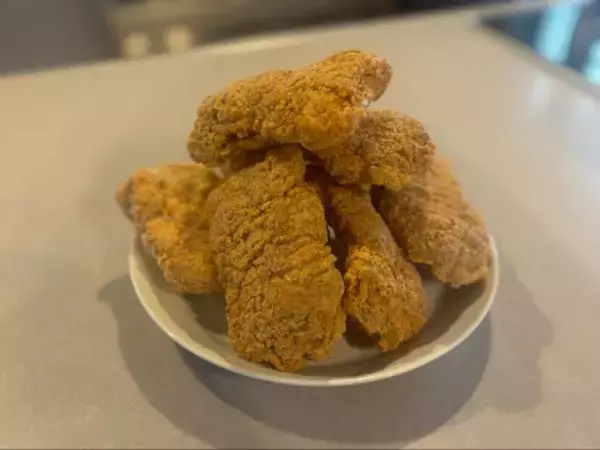 「激安スーパー「ロピア」の“コスパ最強な冷凍食品”を3つ厳選！たこ焼1kgの値段にびっくり」の画像