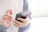 「育休中、毎晩飲み歩く夫。義母に「買い物に行ったの？」と聞かれ、真実を伝えると…／結婚人気記事BEST」の画像2
