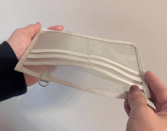 病院の受付でいつもモタつく問題、“無印490円ケース”が一瞬で解決！ 意外な名前で売られてる