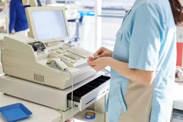 「タバコポイ捨てじいさんに悩む主婦、ある日“特大の悲劇”が彼を襲った／びっくり体験人気記事BEST」の画像