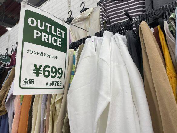 しまむらより安い！ コスパ良すぎな「服のタカハシ」がジワジワ人気。“599円ワンピ”を買ったスタイリストの意外な感想は