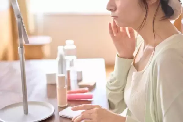 「日光は“美容の敵”だけじゃない。日焼け対策派も知っておきたい「手のひら日光浴」の意外な効果」の画像