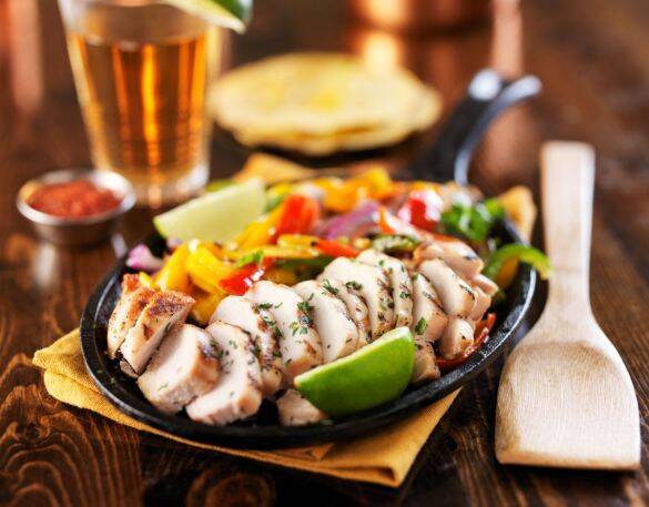 食卓にすわる前に水を一杯etc. 自動的にやせる習慣をつけて、2度と失敗しない“科学的なダイエット”