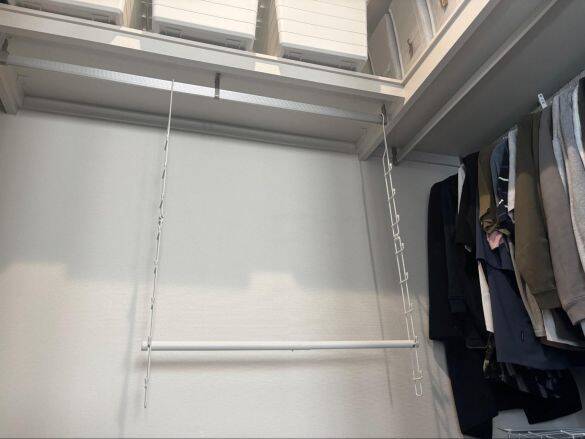 「服がクローゼットに入りきらない問題」ニトリの“技ありハンガー”で一発解決！ スペース2倍に拡張できちゃった