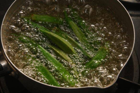 オクラは「茹でると損」って本当？ 栄養分を逃さないのは、レンチン調理と“朝食の定番メニュー”