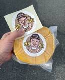 「元ジャンポケ斉藤被告、懲役7年求刑後の「バームクーヘン」販売…現場で見せた“変わらぬ姿”」の画像4