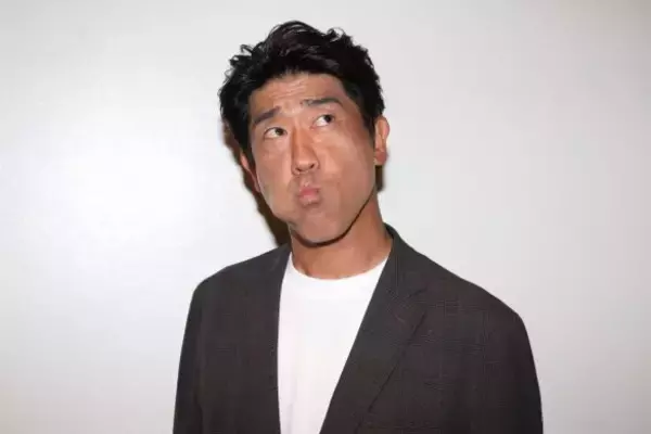 「原口あきまさ、9歳下の妻と結婚15年「向こうが動いている時にオレも動く」夫婦円満の秘訣とは」の画像