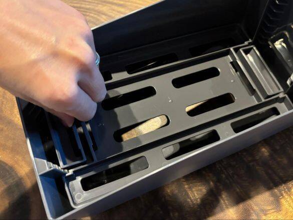 残り少ない“ソフトパックのティッシュ”異常に取りづらい問題。カインズの“398円ケース”で一発解決した