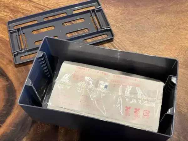 「残り少ない“ソフトパックのティッシュ”異常に取りづらい問題。カインズの“398円ケース”で一発解決した」の画像