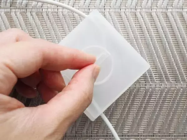 「有名女優が絶賛で話題。無印良品190円グッズで“ケーブル収納のストレス”からついに解放された！」の画像