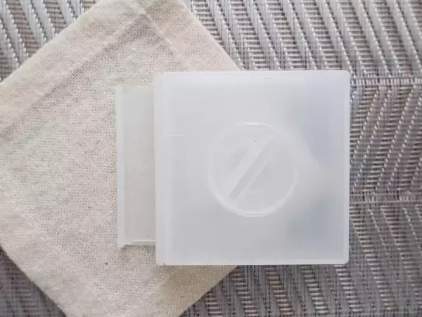 「有名女優が絶賛で話題。無印良品190円グッズで“ケーブル収納のストレス”からついに解放された！」の画像