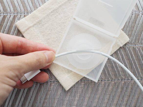 有名女優が絶賛で話題。無印良品190円グッズで“ケーブル収納のストレス”からついに解放された！