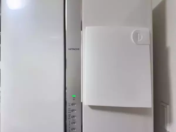 「ファイルなのに“入れたまま書き込める”、“360°折り返せる”…夢の使い心地！ 老舗文具メーカーとダイソー発ブランドのコラボが最強すぎた」の画像