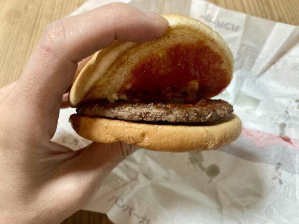 マック･モス･ロッテリア「ハンバーガー」食べ比べレビュー！“コスパ”が1番良いのは…