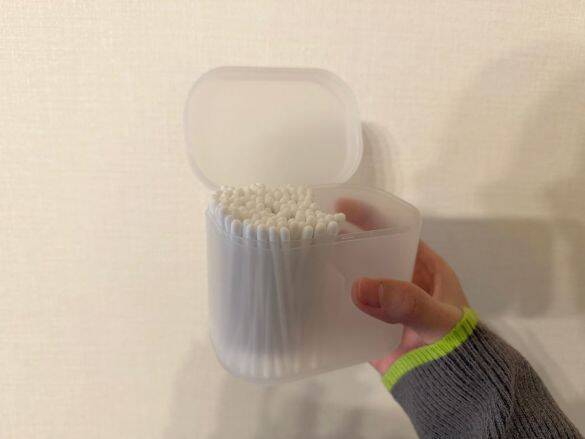 洗面所が一気に整う！ 無印良品の190円“綿棒ケース”、複数使いで朝のストレスも激減｜無印良品週間に買いたいもの