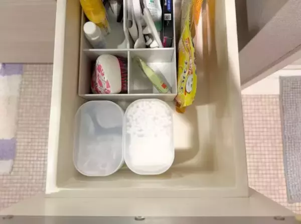 「洗面所が一気に整う！ 無印良品の190円“綿棒ケース”、複数使いで朝のストレスも激減｜無印良品週間に買いたいもの」の画像