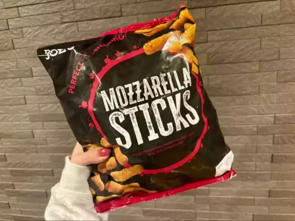 コストコで1.2kgの衝撃！1本8cmの背徳「チーズスティック」が凄すぎた。約40本入りで最強の“冷凍ストック”
