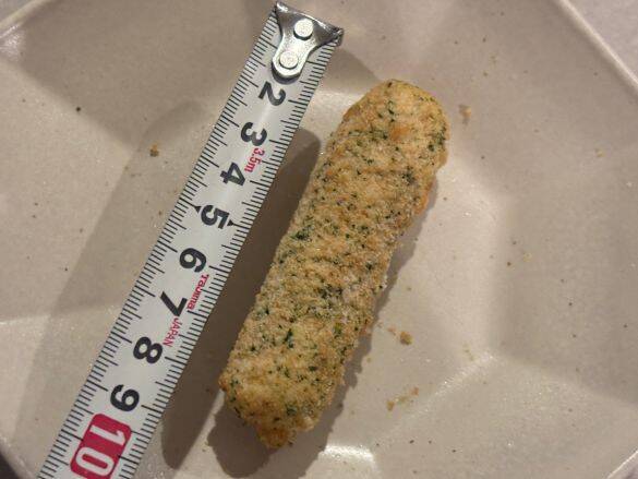 コストコで1.2kgの衝撃！1本8cmの背徳「チーズスティック」が凄すぎた。約40本入りで最強の“冷凍ストック”