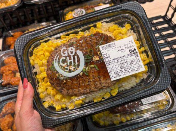 忙しい日の夕食はロピアで解決！599円「おつまみカキフライ」や「ガーリックライス」などラクでおいしい惣菜4選