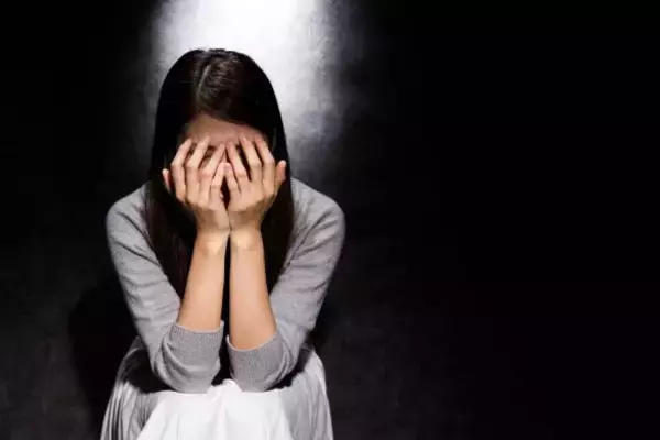 顔面マヒになり、恋人未満の彼に別れを告げたら…返ってきた“衝撃の一言”／恋愛人気記事BEST