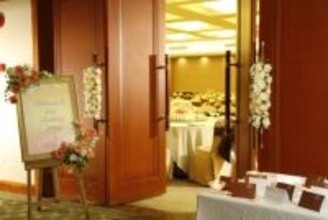 新婦側の出席者が極端に少ない結婚式。ウラでは修羅場が…／びっくり体験人気記事BEST