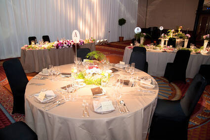 新婦側の出席者が極端に少ない結婚式。ウラでは修羅場が…／びっくり体験人気記事BEST