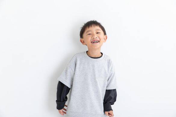 バスで場所を占領する迷惑客が…“5歳児の一言”で態度を一変！「みるみる赤くなった」理由とは