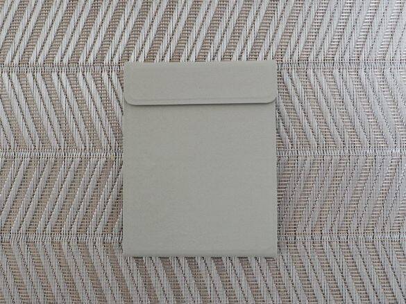 無印vsダイソー「スマホスタンド」を使い比べた結果。値段は“8倍”だけど、使い心地は