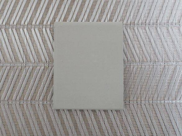 無印vsダイソー「スマホスタンド」を使い比べた結果。値段は“8倍”だけど、使い心地は