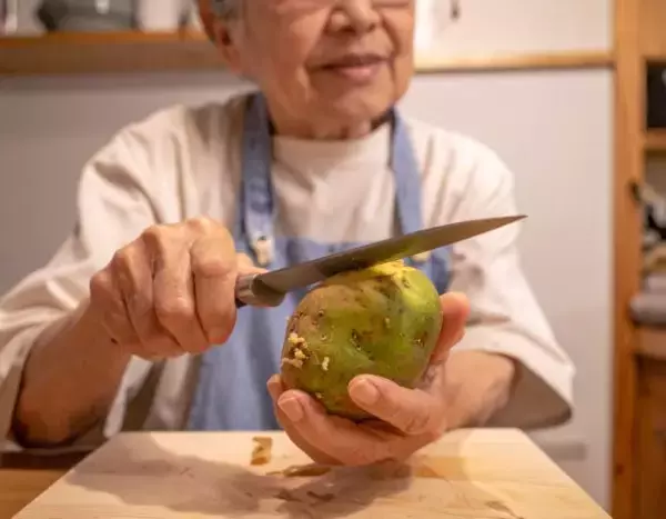 「義母が作ったカレーで娘が嘔吐、下痢、めまいの症状に…→救急を受診してわかった“まさかの原因”とは」の画像