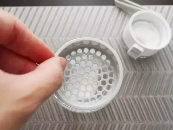 「無印良品「990円クリアボトル」が“買い”だった！容器内ででいつのまにか水出し茶やコーヒーができるスグレモノ｜無印良品週間に買いたいもの」の画像