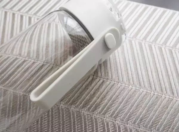 「無印良品「990円クリアボトル」が“買い”だった！容器内ででいつのまにか水出し茶やコーヒーができるスグレモノ｜無印良品週間に買いたいもの」の画像