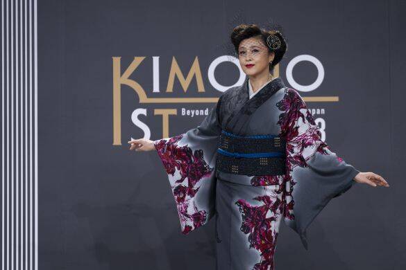 「イメージぴったり！」人気“ジャンプ漫画”の舞台に54歳“梨園の妻”出演に5万いいね！話題のキャスティングに多くの支持が集まるワケ