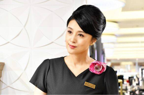 「イメージぴったり！」人気“ジャンプ漫画”の舞台に54歳“梨園の妻”出演に5万いいね！話題のキャスティングに多くの支持が集まるワケ