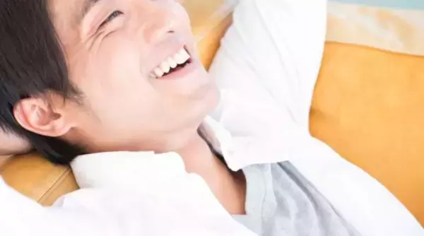 「ささいな夫婦ゲンカから家庭内別居へ。数日後、夫が隠れて“ソファでしていた行為”が悶絶級のかわいさだった」の画像