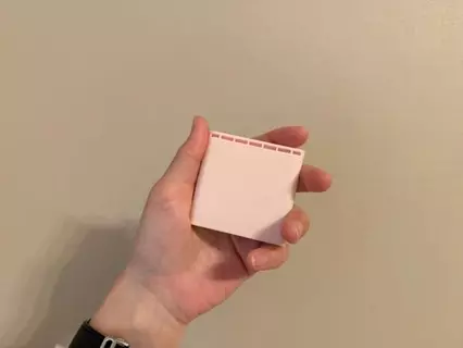 「ただの鏡じゃないの？」110円でスマホも立てられる“一石二鳥ミラー”が、ダイソーの隠れ名品だった