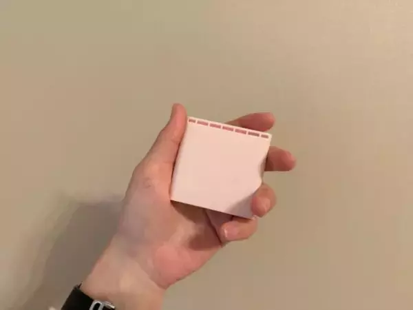 「ただの鏡じゃないの？」110円でスマホも立てられる“一石二鳥ミラー”が、ダイソーの隠れ名品だった