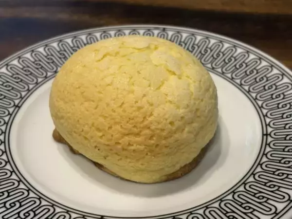 「「トレンドに合わせて進化」年間200万個売れる食パンの裏側。大手スーパー内のパン屋は“専門店顔負け”だった」の画像