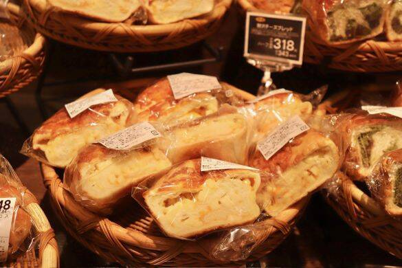 「トレンドに合わせて進化」年間200万個売れる食パンの裏側。大手スーパー内のパン屋は“専門店顔負け”だった