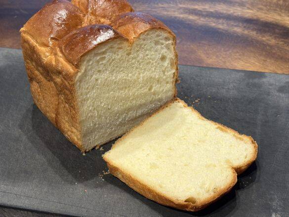 「トレンドに合わせて進化」年間200万個売れる食パンの裏側。大手スーパー内のパン屋は“専門店顔負け”だった