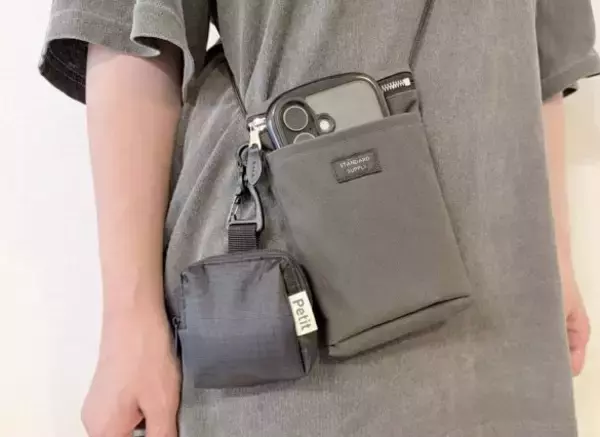 「バッグに“付けるだけ”で収納が爆誕！ セリアの110円「外付けミニポーチ」が大豊作。メッシュから超スリムまで、注目の4選」の画像