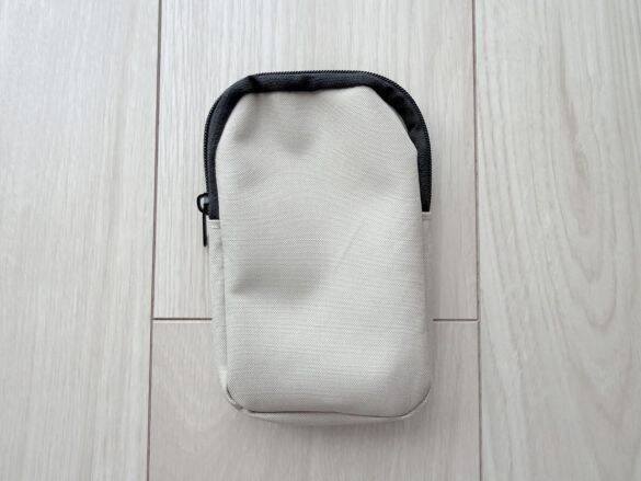 バッグに“付けるだけ”で収納が爆誕！ セリアの110円「外付けミニポーチ」が大豊作。メッシュから超スリムまで、注目の4選