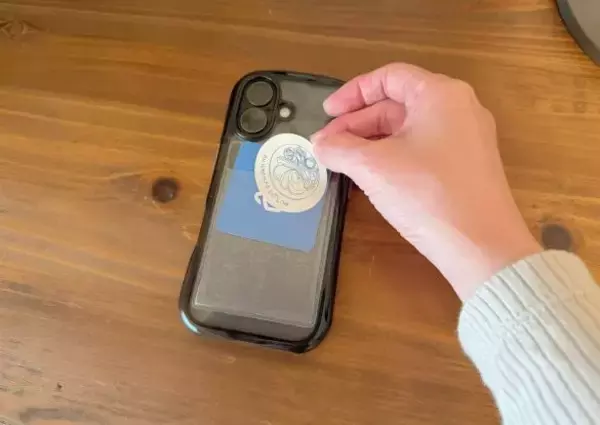 「手帳やスマホ「ここにポケットがあれば…」を秒で解決！ 無印の“ポケットシール”多用途すぎてリピ買い必至｜無印良品週間に買いたいもの」の画像