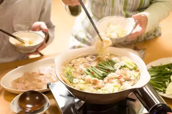 「年末年始に彼氏の実家へ！ 好かれようと努力したら…「どんな親に育てられたの？」と言われたワケ」の画像