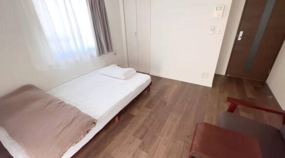 家賃＋月6万円で暮らす31歳派遣OLの、超絶シンプルなお部屋と“買わない生き方”。貯金額にも衝撃！