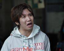 全身に入れ墨びっしり…美しき35歳俳優が、ネトフリで“狂気の変貌”。「オス感足りない」は誤解だった