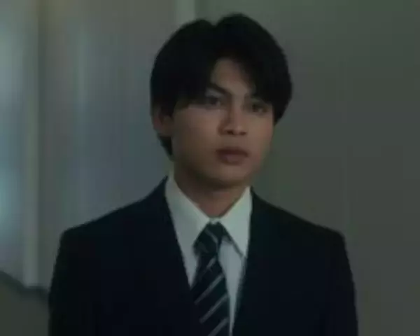 「全身に入れ墨びっしり…美しき35歳俳優が、ネトフリで“狂気の変貌”。「オス感足りない」は誤解だった」の画像